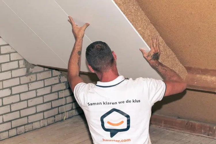 Een schuin dak isoleren met isolatie en afwerking in-1