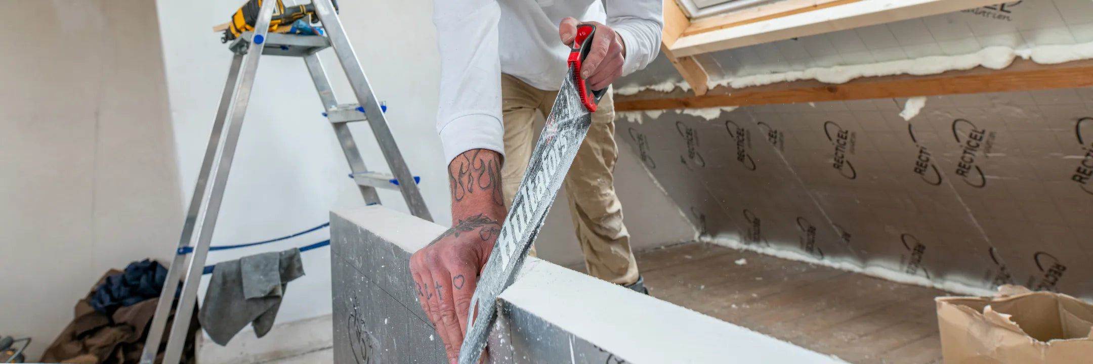 Hoe moet je PIR-platen snijden of zagen?