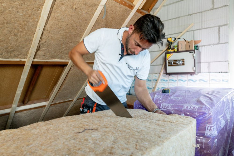 Een schuin dak isoleren met biobased vlaswol