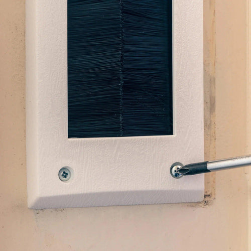 Bevestig brievenbusborstel