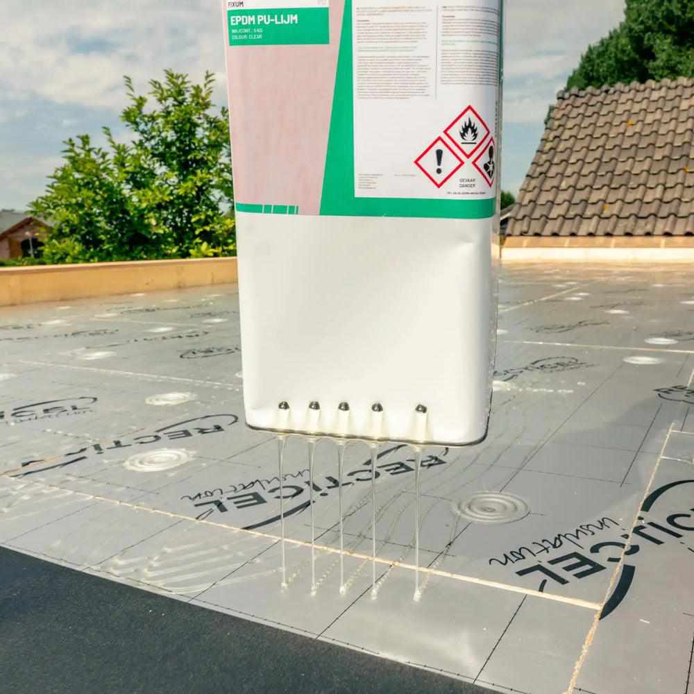 Dakvlaklijm in EPDM alles-in-een pakket