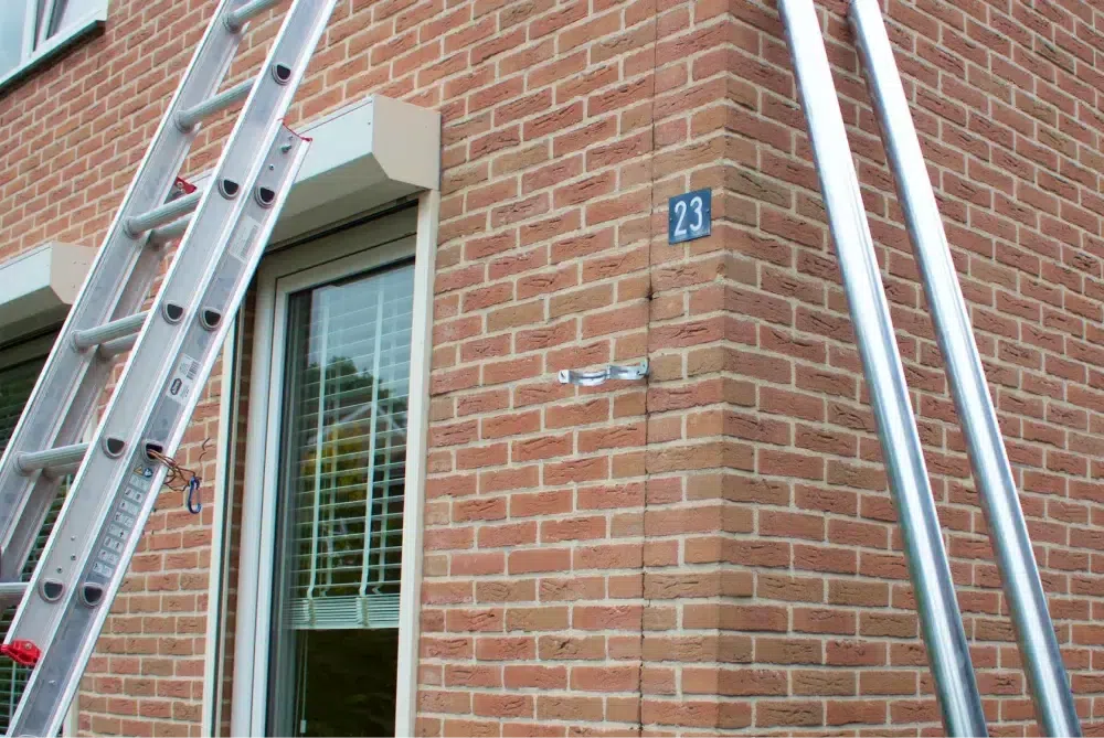 De beugels bevestigen